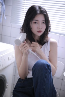 麻麻装睡让你滑进去