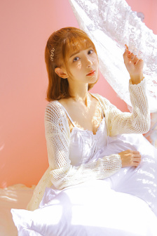 地铁蓝衣女
