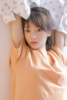 芳贺优里亚